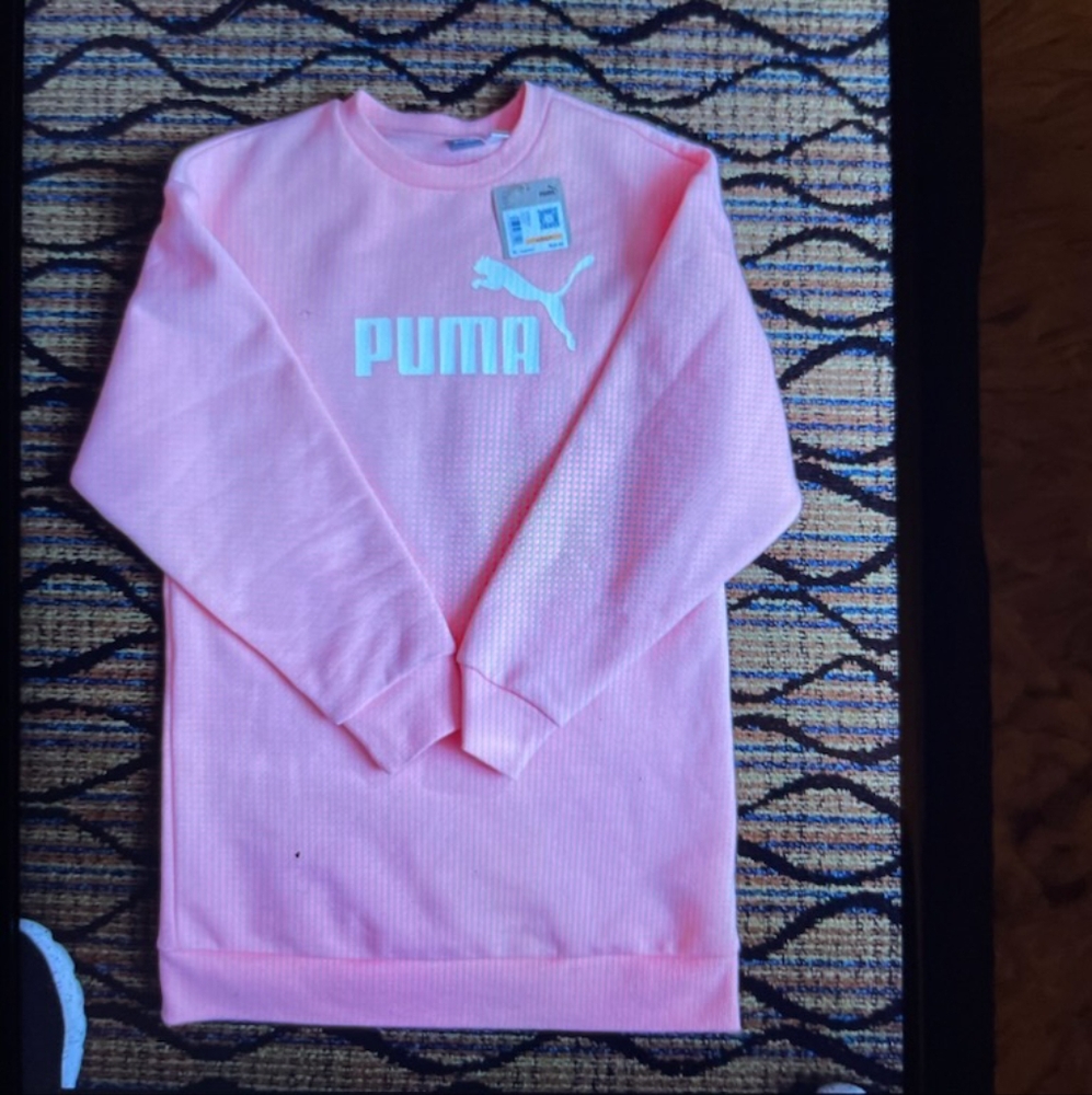 Women's nwt PUMA Sweat Shirt. Sz Sm - Picture 1 of 2